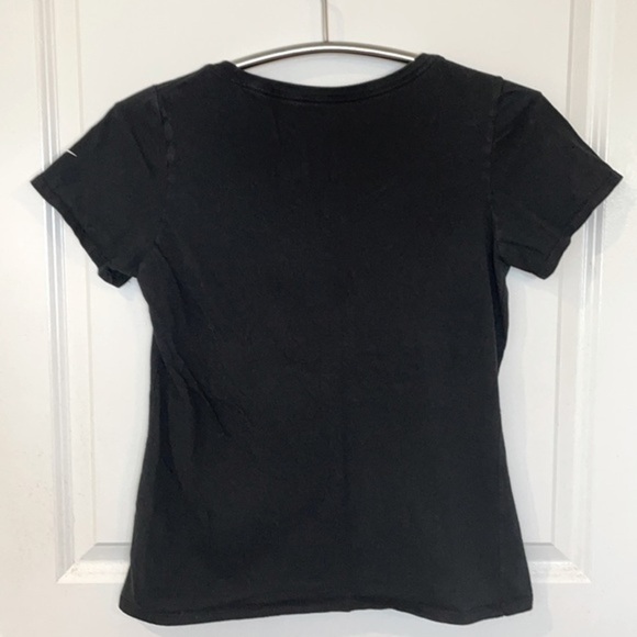 NIKE | Women’s Black & White NIKE SWOOSH Logo Athletic Cut Shirt Size Small - Picture 7 of 7
